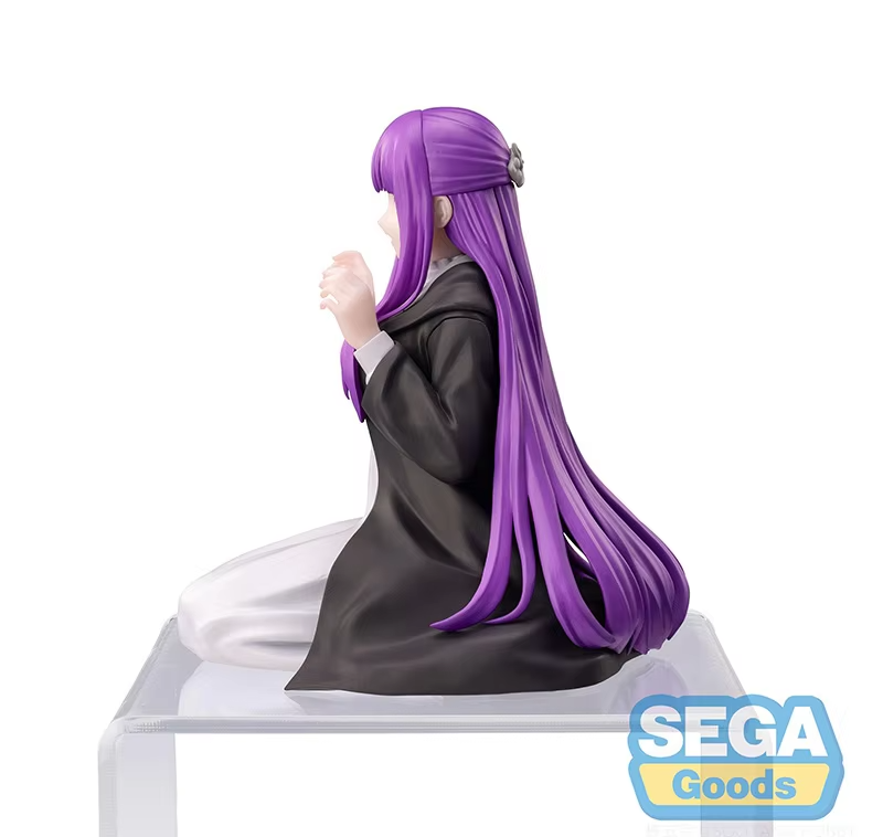 Action Figure Fern "seduta" - Frieren™