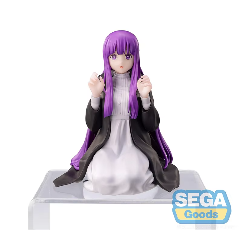 Action Figure Fern "seduta" - Frieren™