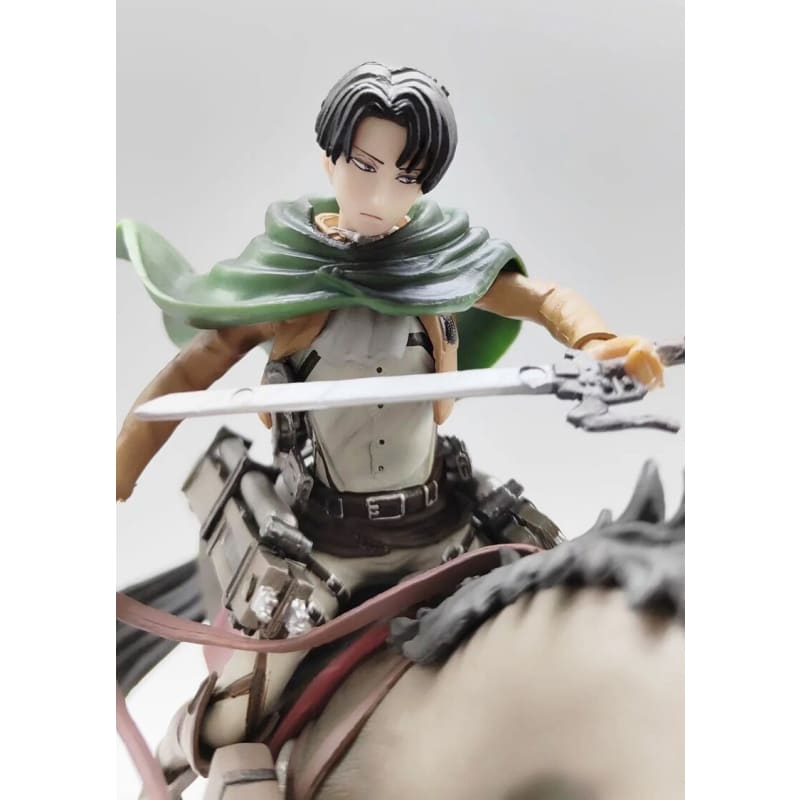 Action Figure Rivaille Ackerman a cavallo - Attack on Titan™